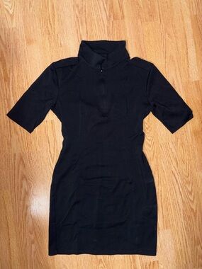 Women's Black Short-Sleeve Mock Neck Half Zip body con Dress